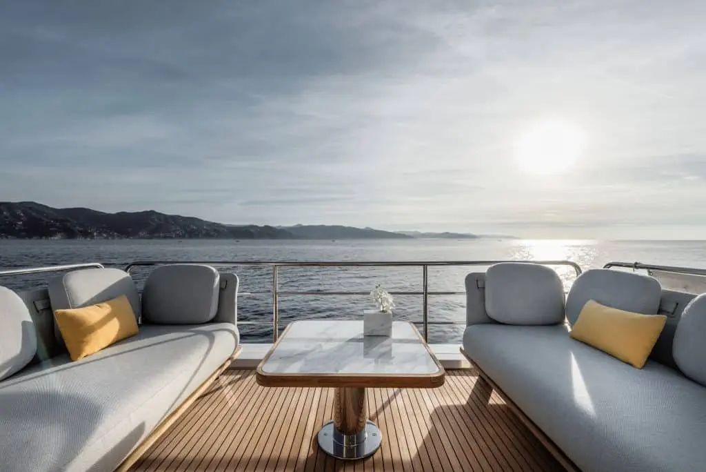 Azimut 60 Fly, camarote principal — Alquiler De Yates Barcelona, Barcelona. Flybridge de 20 metros para días activos en Sitges