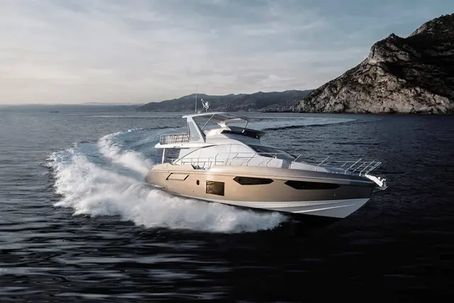Azimut 60 — Alquiler De Yates Barcelona, Barcelona