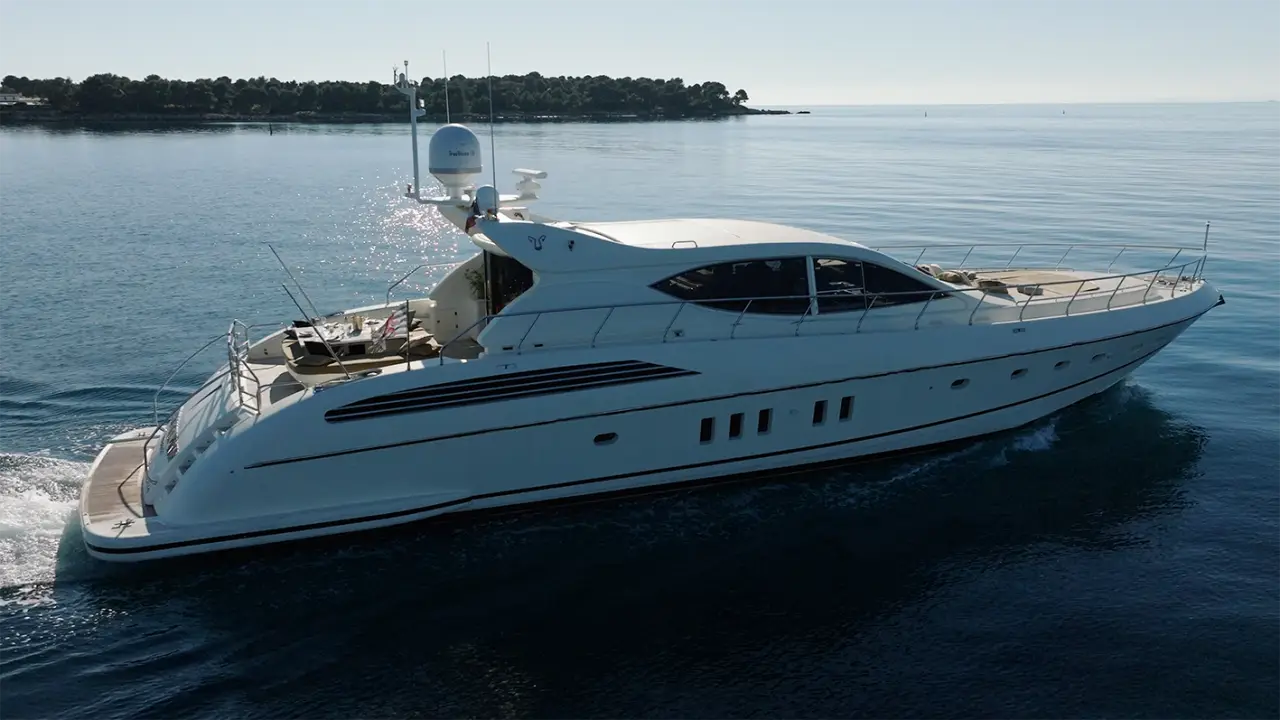 Leopard 24, exterior — Alquiler De Yates Barcelona, Barcelona. Tres cabinas y cubierta abierta para días en Sitges