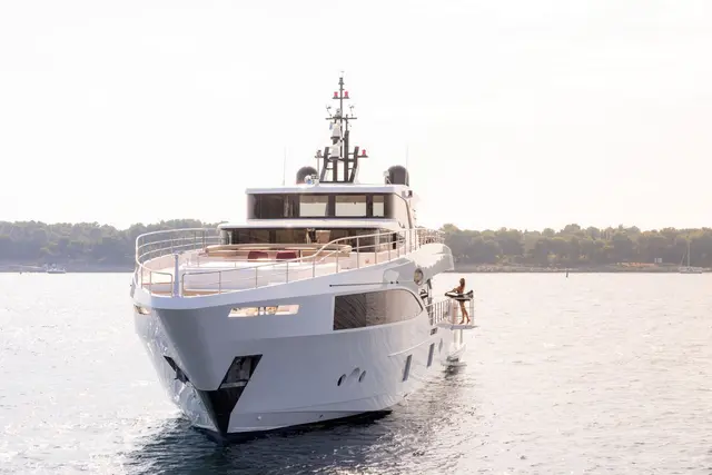 Majesty 100 — Alquiler De Yates Barcelona, Barcelona
