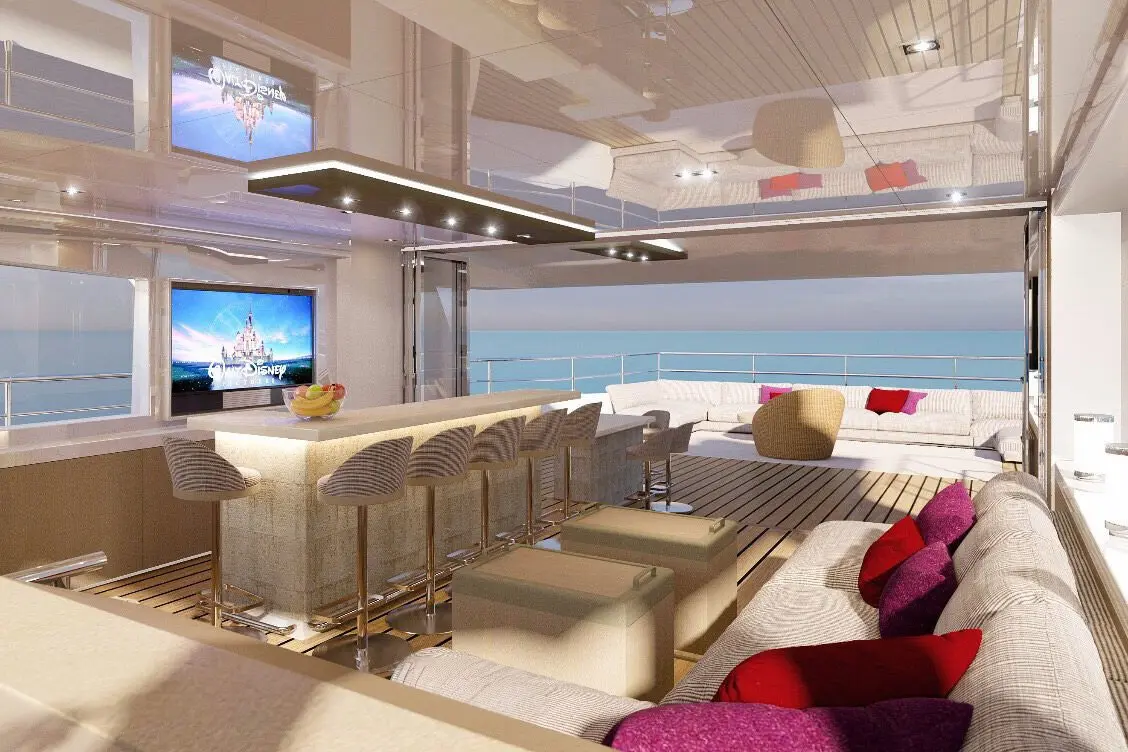 Majesty 100, salón — Alquiler De Yates Barcelona, Barcelona. Cinco camarotes y cubierta amplia para días en Sitges