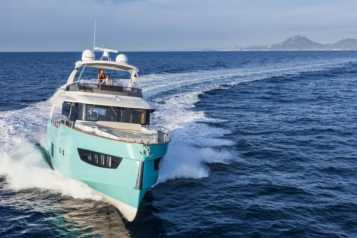 Navetta 58, cubierta principal — Alquiler De Yates Barcelona, Barcelona. Casco estable para una jornada tranquila frente a Sitges