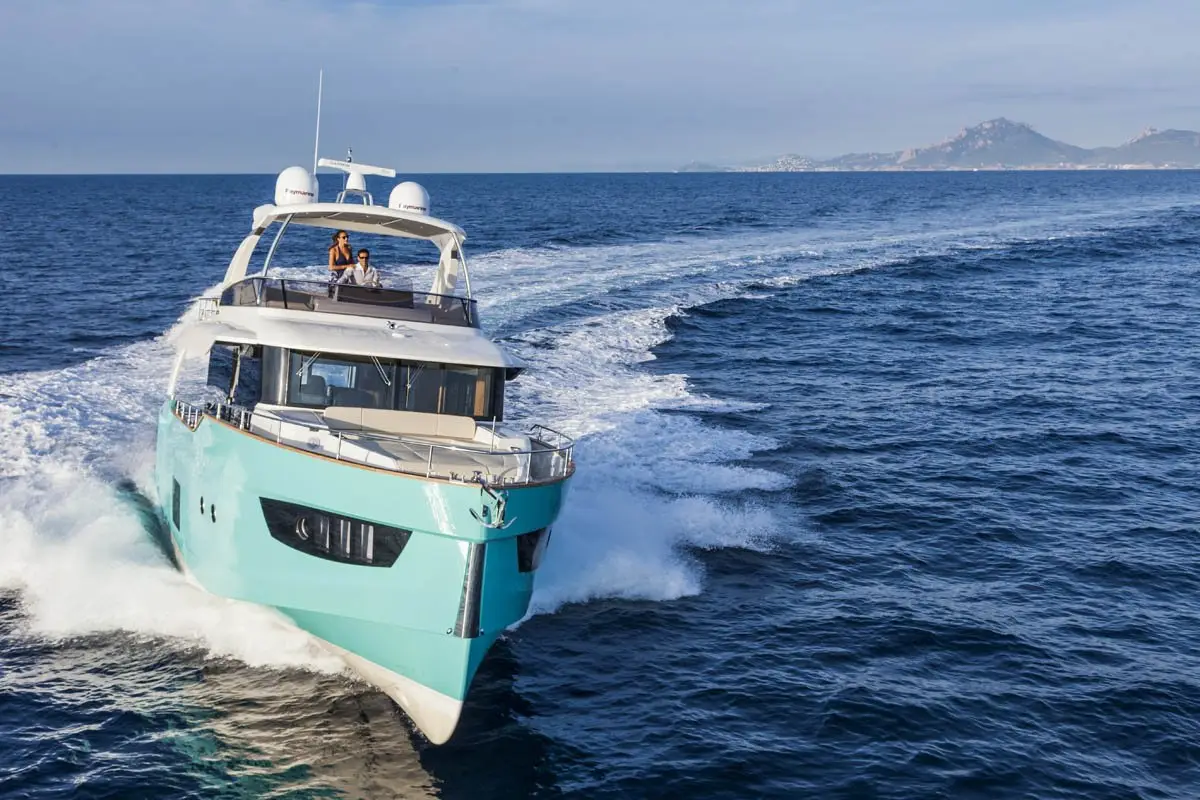 Navetta 58, cubierta principal — Alquiler De Yates Barcelona, Barcelona. Casco estable para una jornada tranquila frente a Sitges