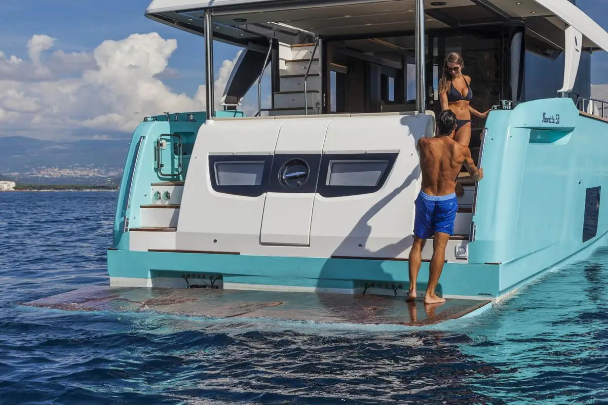 Navetta 58, salón — Alquiler De Yates Barcelona, Barcelona. Casco estable para una jornada tranquila frente a Sitges