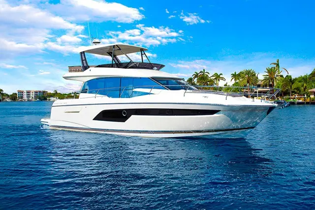 Prestige 520 Fly — Alquiler De Yates Barcelona, Barcelona