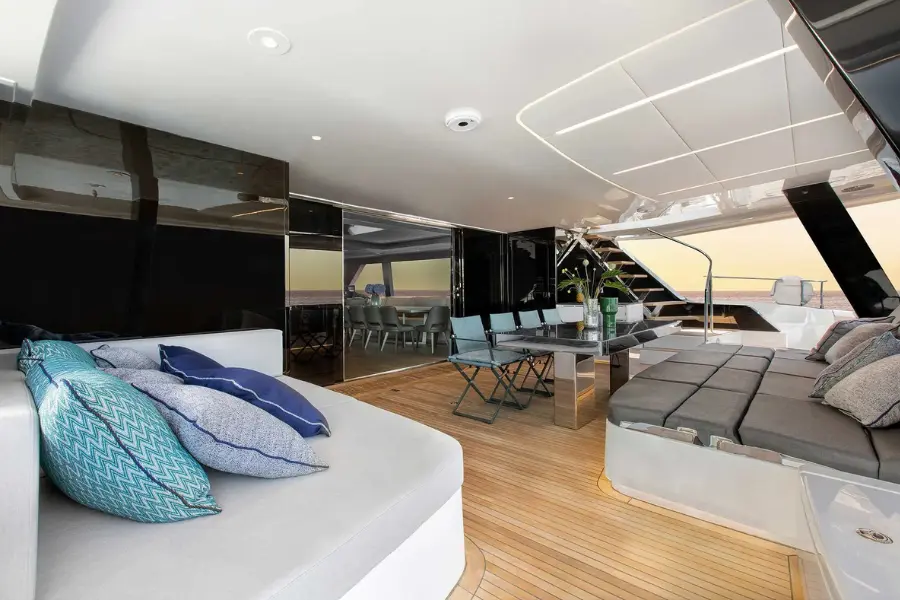 Sunreef 80, exterior — Alquiler De Yates Barcelona, Barcelona. Catamarán estable para jornadas tranquilas frente a Sitges