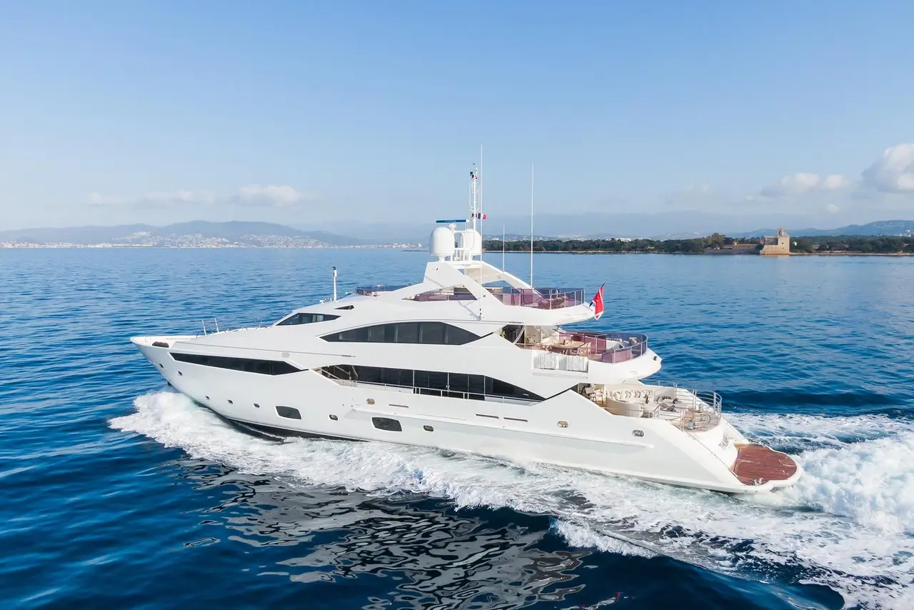 Thumper, salón — Alquiler De Yates Barcelona, Barcelona. Cuarenta metros de casco Sunseeker rumbo a Sitges