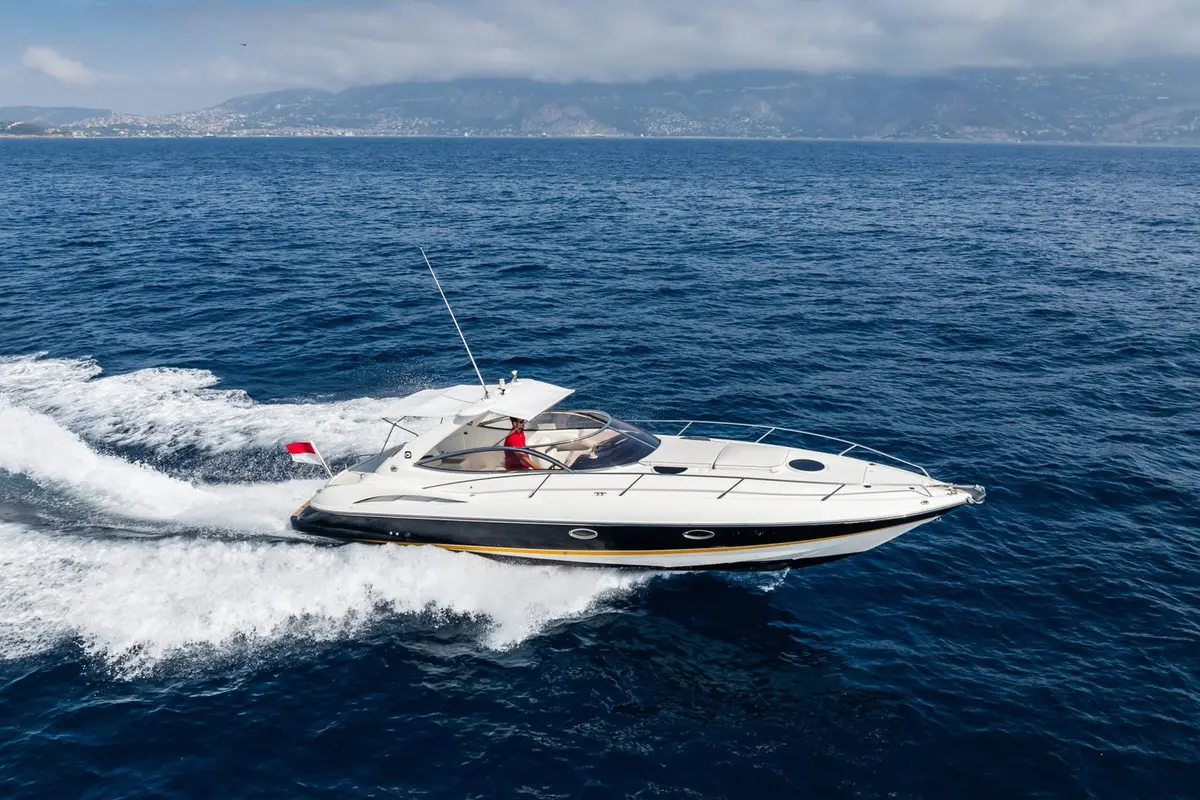 Superhawk 34 — Alquiler De Yates Barcelona, Barcelona. Velocidad ágil para tardes cortas en la bahía
