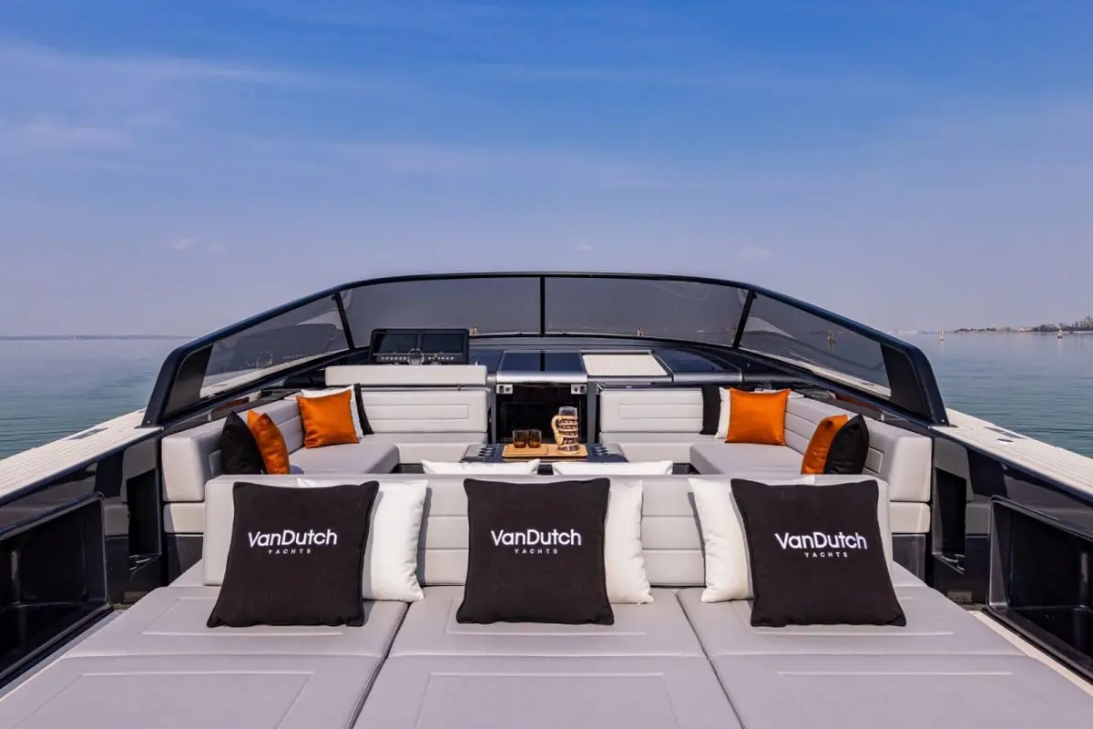 Vandutch 55, exterior — Alquiler De Yates Barcelona, Barcelona. Un día de mar abierto rumbo a Sitges