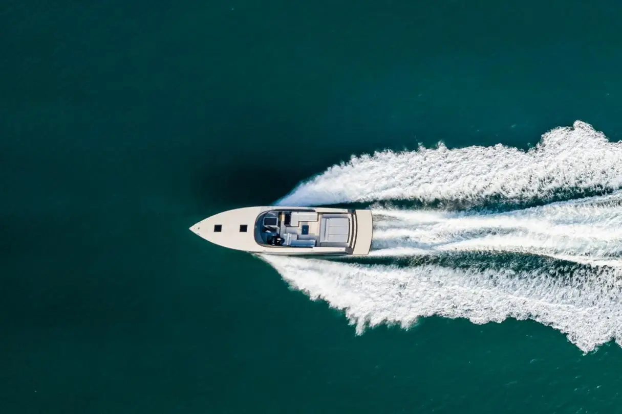 Vandutch 55, cubierta principal — Alquiler De Yates Barcelona, Barcelona. Un día de mar abierto rumbo a Sitges