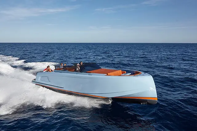 Vanquish VQ60 — Alquiler De Yates Barcelona, Barcelona