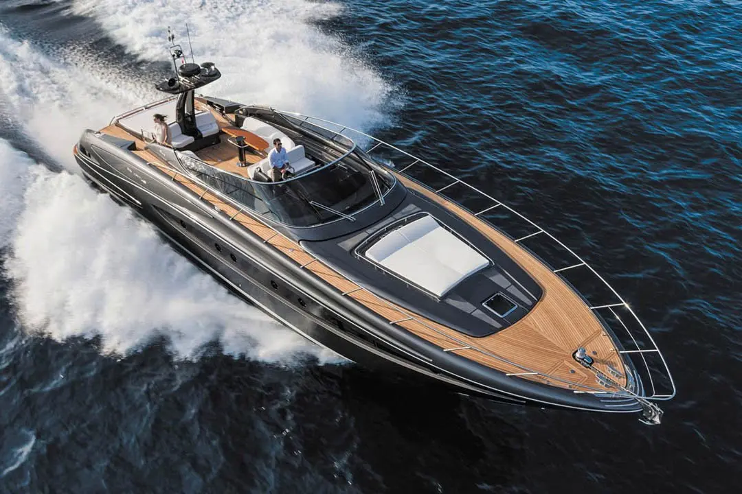 Virtus 63, exterior — Alquiler De Yates Barcelona, Barcelona. Velocidad italiana entre Port Olímpic y Sitges