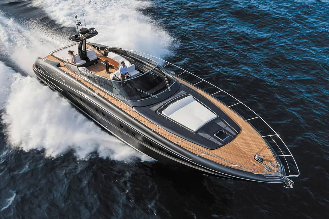 Virtus 63, exterior — Alquiler De Yates Barcelona, Barcelona. Velocidad italiana entre Port Olímpic y Sitges