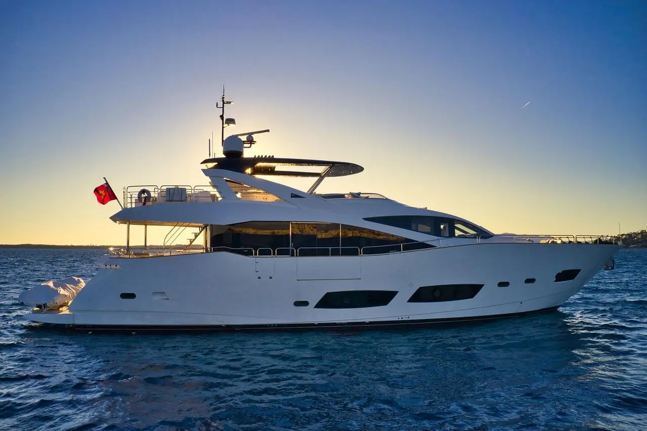 Wajer 38, flybridge — Alquiler De Yates Barcelona, Barcelona. Días cortos y ágiles frente a la costa de Barcelona
