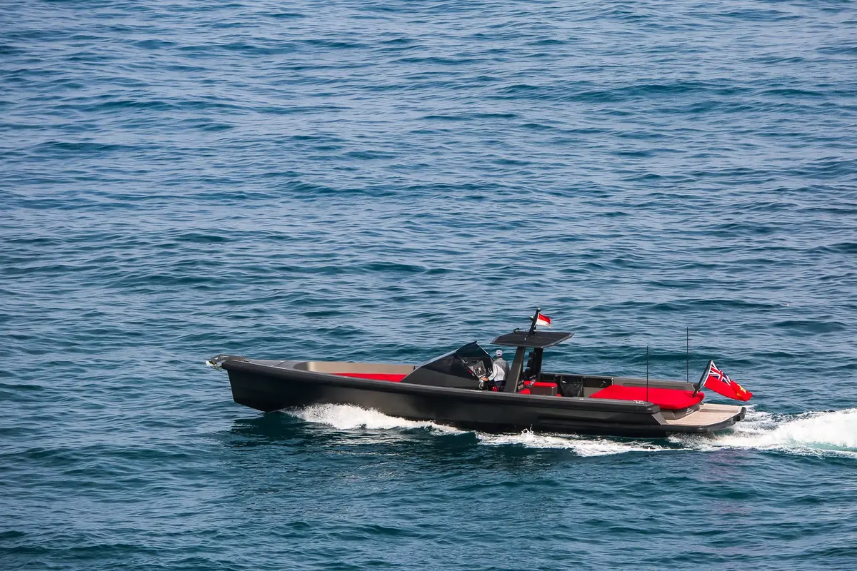 Wally 45, salón — Alquiler De Yates Barcelona, Barcelona. Líneas deportivas para explorar la costa en un día
